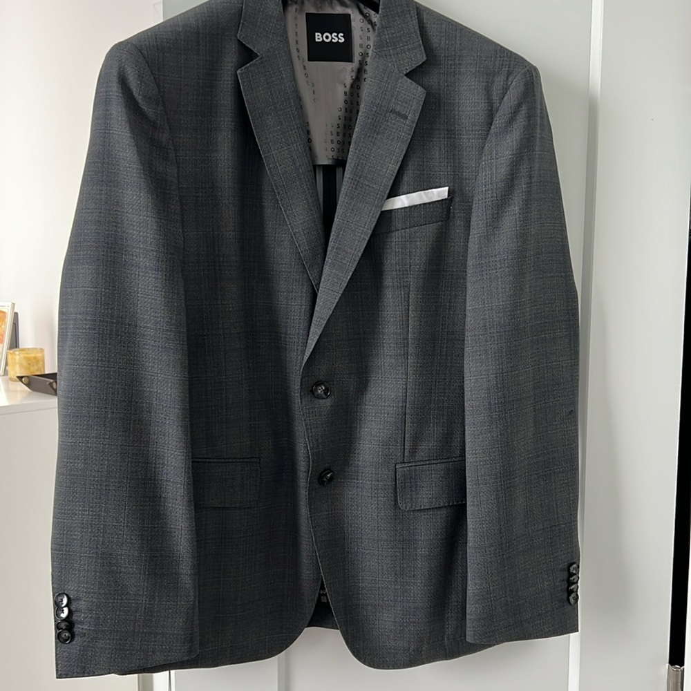 Brand new never worn tags still on BOSS sport coat